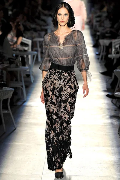 Look 49